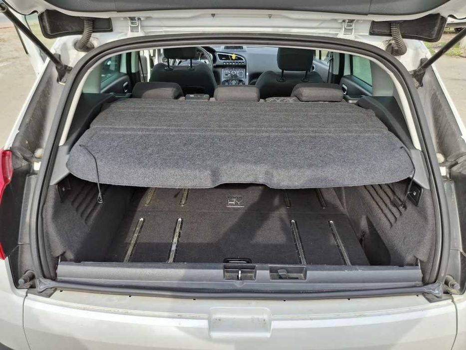 Dezmembrez Peugeot 3008 Hybrid 4x4 2.0 HDI RHC 200 cai an 2012