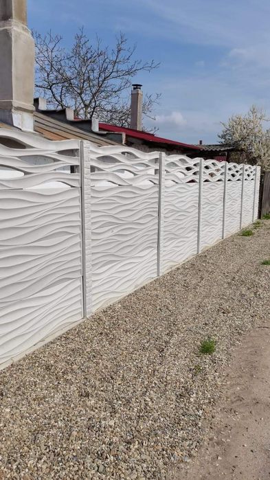 Gard din placi prefabricate de beton