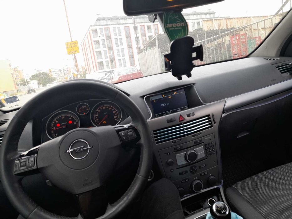 Продавам автомобил