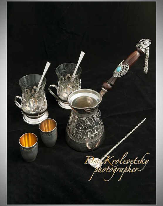 Турка кофеварка. Стол.