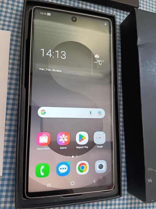 Samsung Galaxy S25 Ultra, functional, cu fisura la ecran