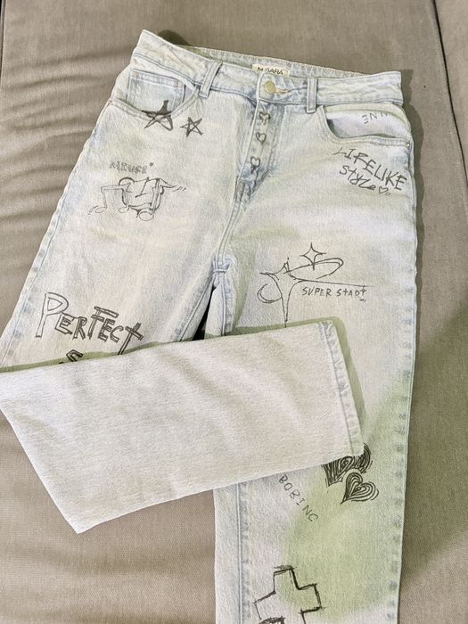 Светла сини дънки с рисунки