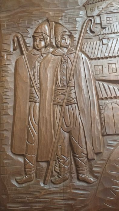 Дърворезба и картина рисувана на кожа