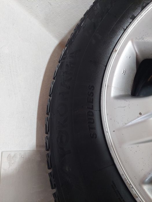 Продам зимние шины YOKOHAMA