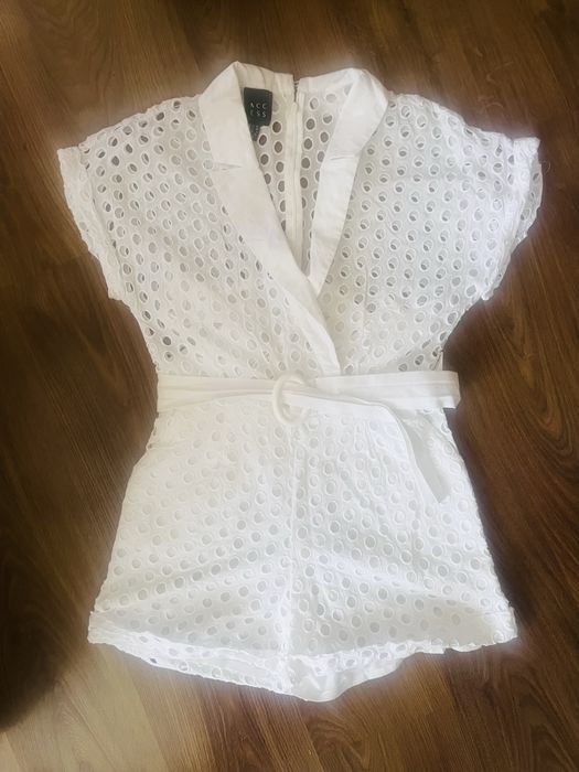 ACCESS - елегантни гръцки бели дрехи