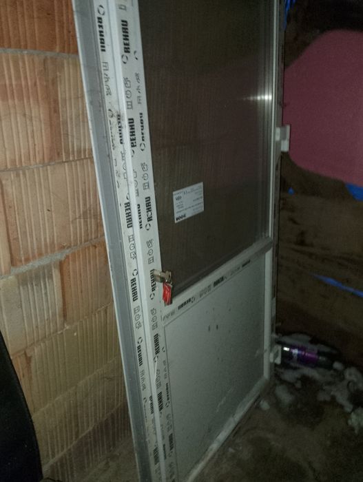 Ușa termopan sticla dubla