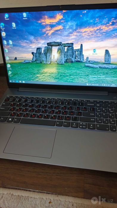 Arzon notebook Lenovo ideal holatda