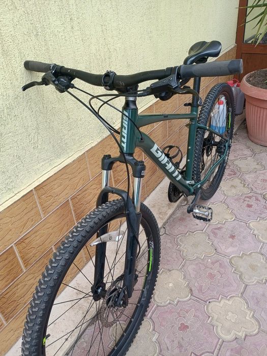 Giant 27,5 цола    .