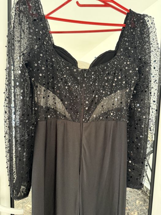 Rochie neagra de okazie cu paiete