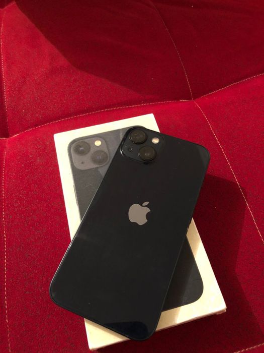 Продам Айфон 13