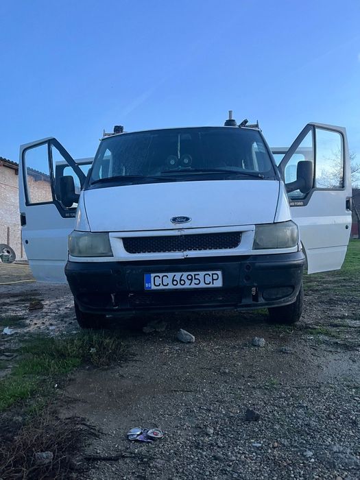 Vand Ford Transit Basculabil 2.4 diesel
An 2002
Basculare pe 3 parti,