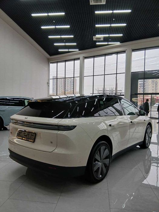 Электромобиль Новый Lixiang i6 позиция от официального дилера