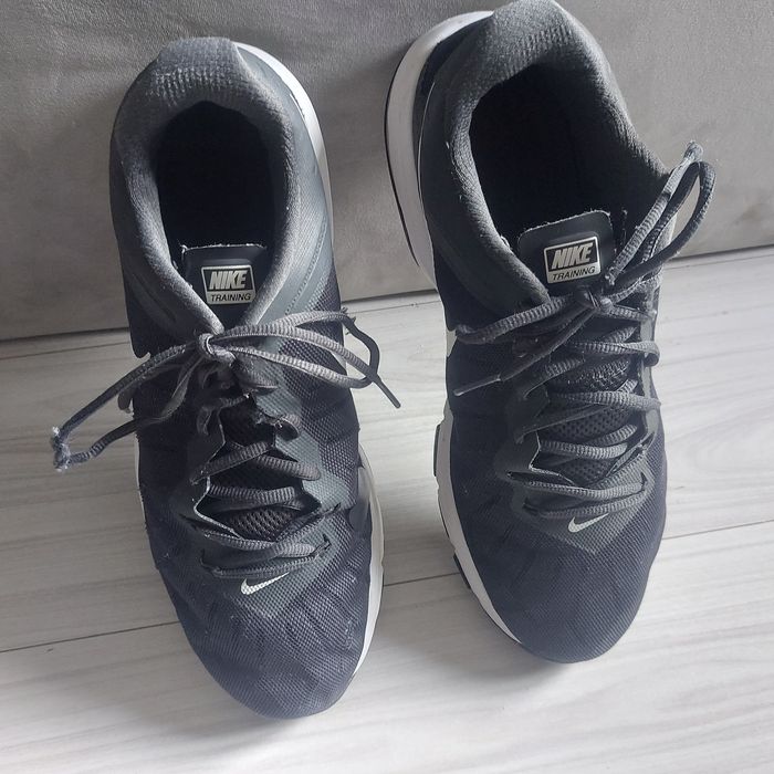 Vand adidasi nike 46