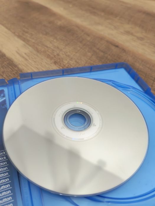 PS 4 pro 1 Tb + Minecraft ps4 edition