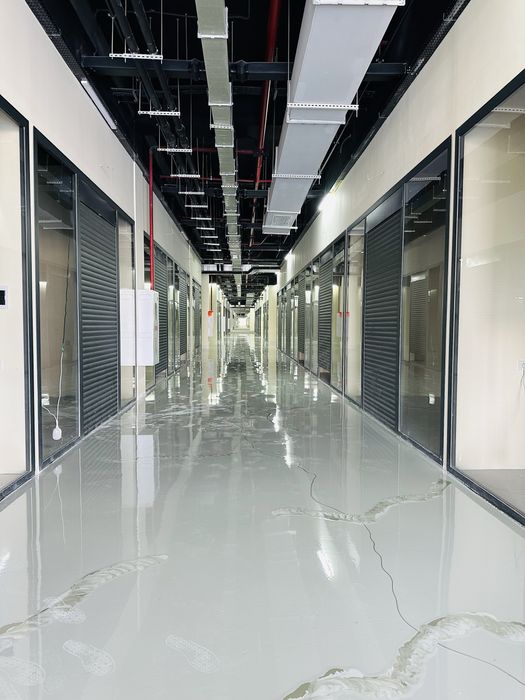 Ibnsino savdo majmuasi, Stroy mart da dokon sotiladi.