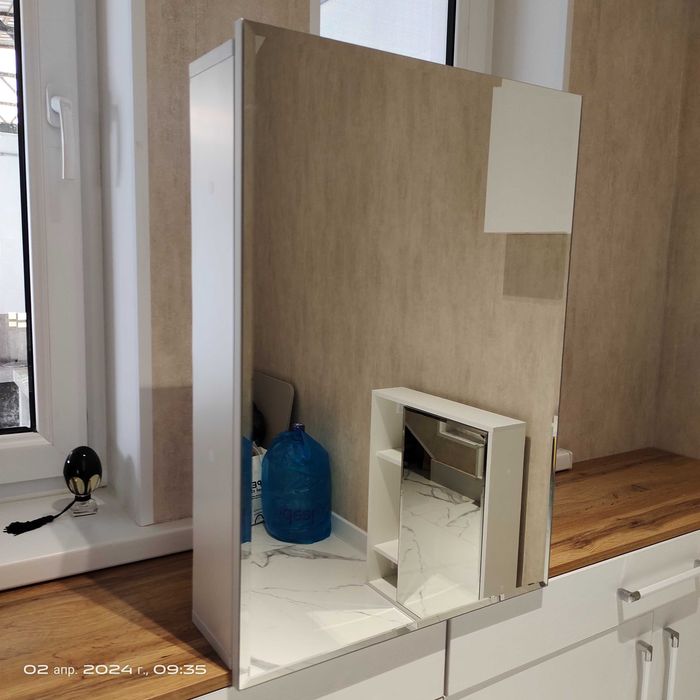 Зеркальные шкафчики новые, есть в наличии