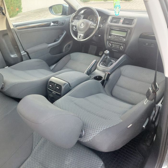 V W Jetta  An 2012 Motor1,2 TSI 105CP  EUR.5