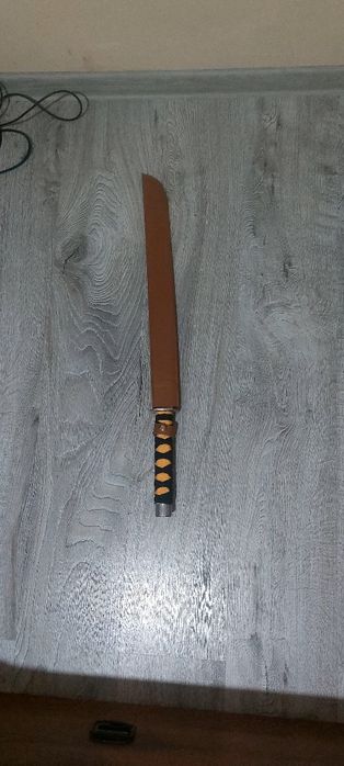 Катана с  кожена кания