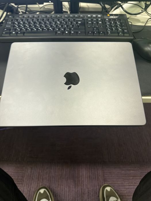 Продам Macbook pro 14, m3 pro/18/512gb