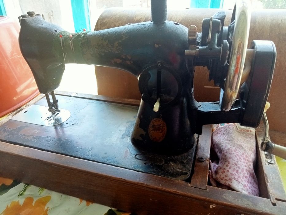 Ручная швейная машинка