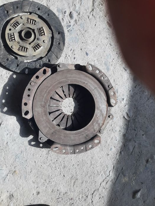 Продаётся корзина и диск.