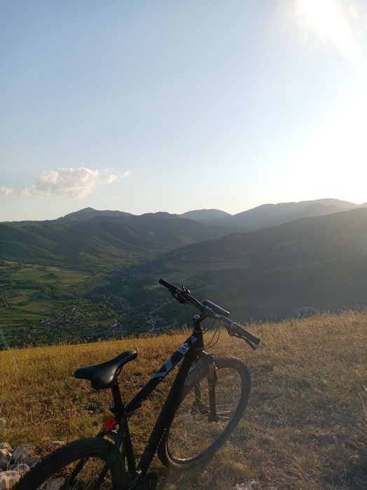 Vând bicicletă Mountain Bike Ideală pentru ieșiri ori de care !