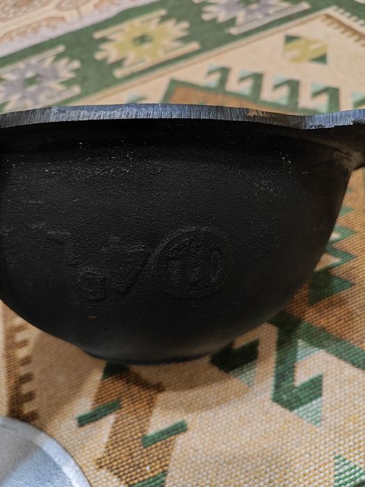 Продам казан чугунный