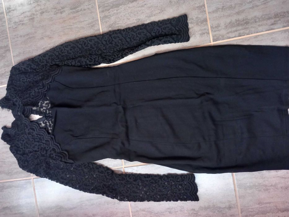 Малка черна рокля