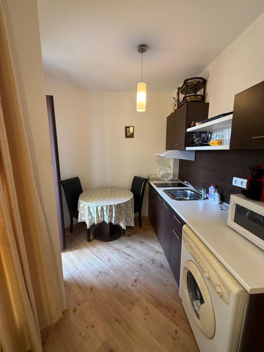 Прадава студио в Камелот