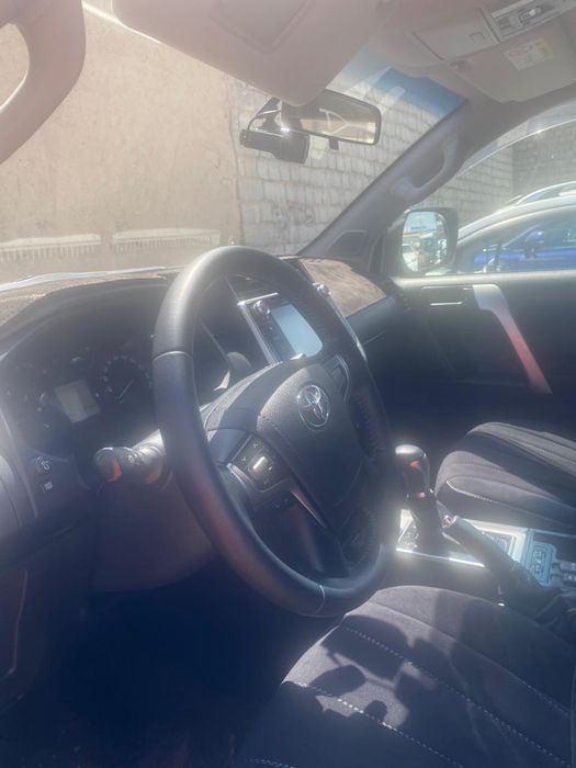 Продаем Toyota land cruiser prado