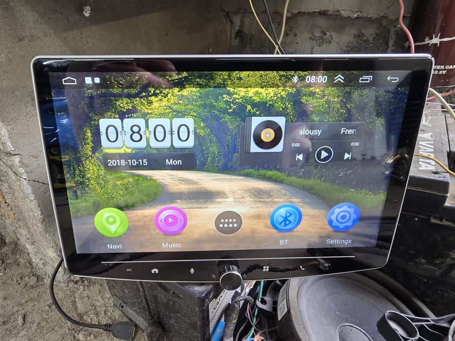 Vând navigație universală