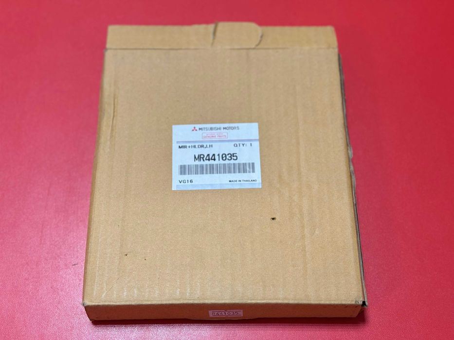 Накладки зеркала (оригинал) на Mitsubishi L200