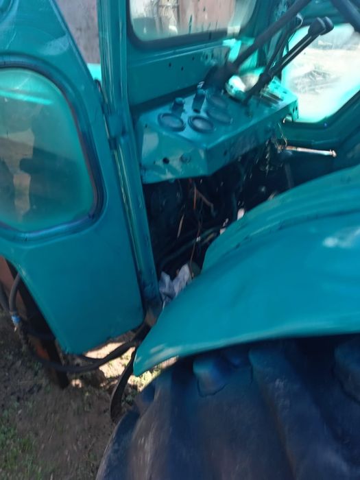 Срочно продам трактор