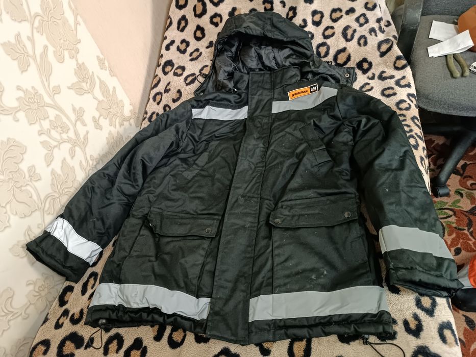 Продам зимнюю куртку