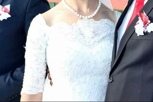 Свадебные платья;30000 т 42-44 размер.