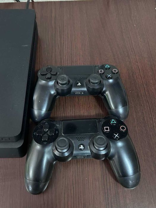 Vând sau schimb ps4