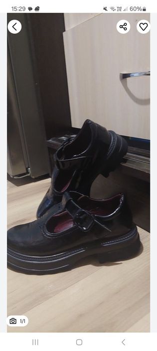 Продам туфли для девочек 33 размер