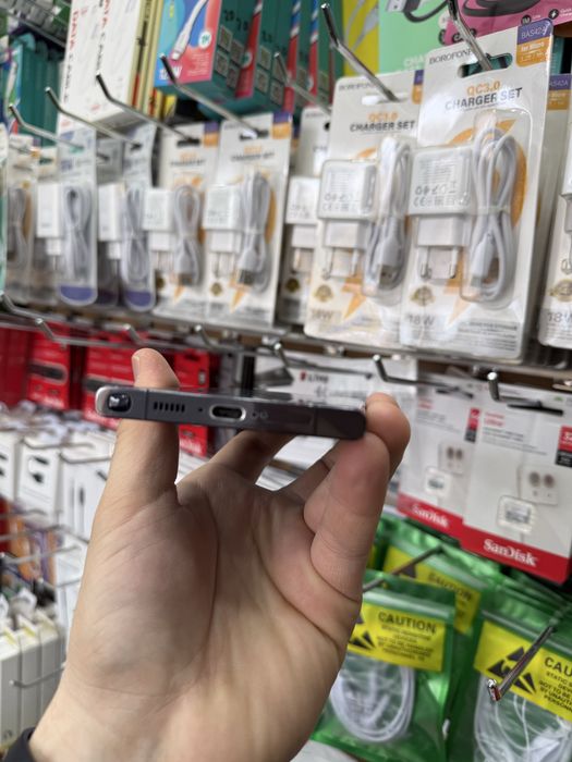 S23Ultra. 12/256GB 1simkartasi ótgan.