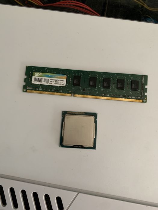 Продавам процесор с рам