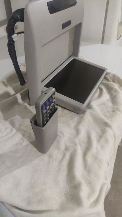 Монитор потолочный от  Toyota Alphard