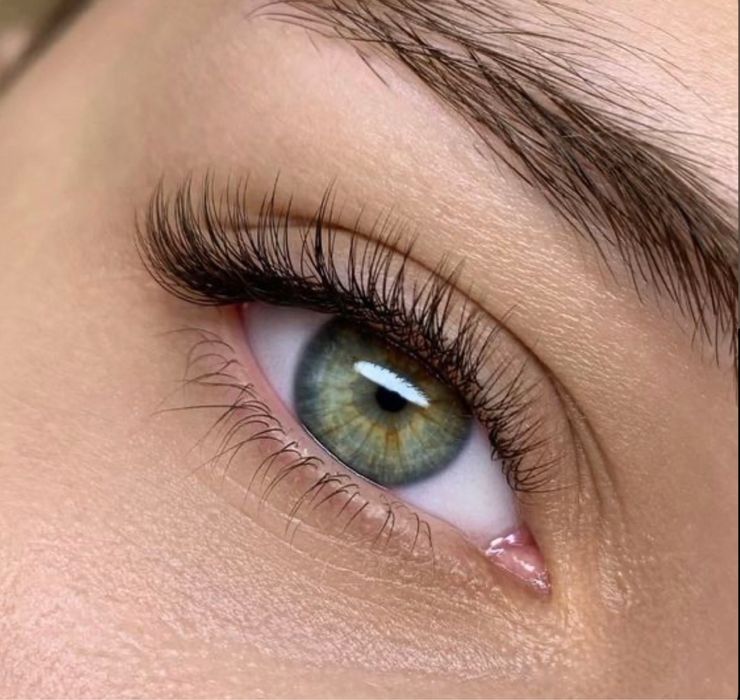 Мастер наращивания ресниц