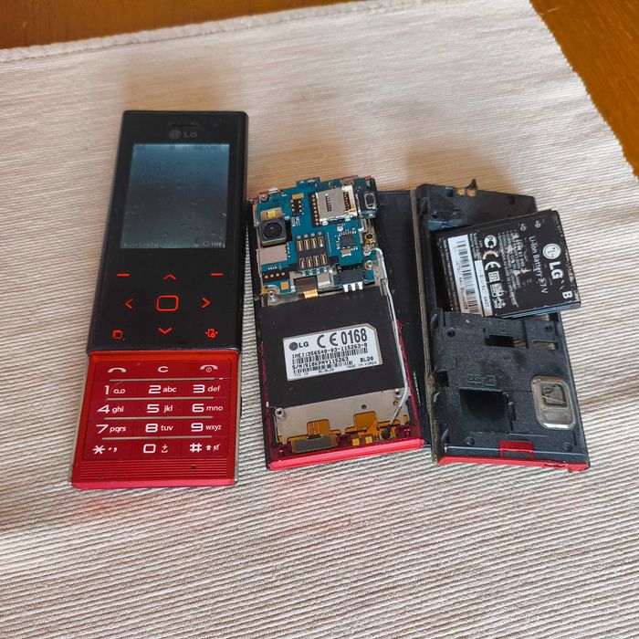 телефон LG BL 20