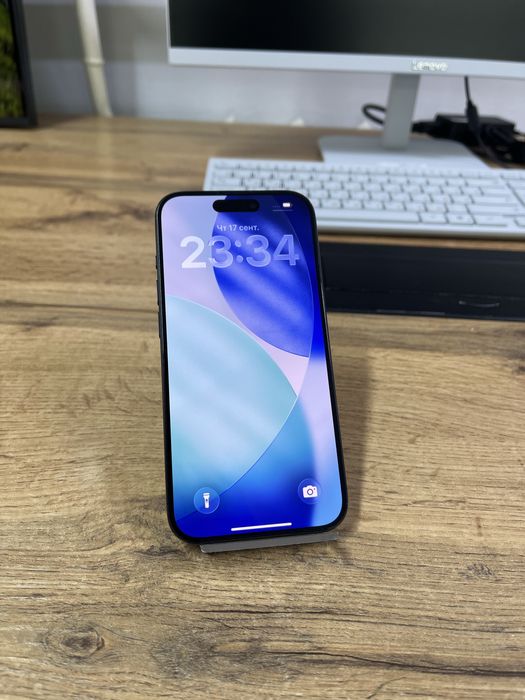 Телефон Apple iPhone 15 Pro