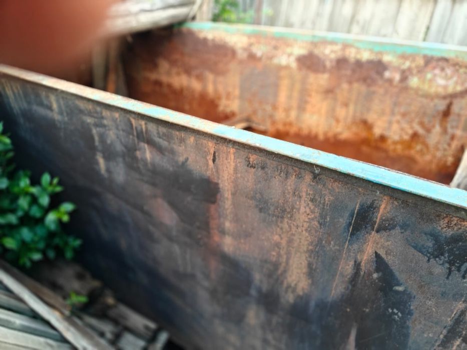 Продам  металлические баки для воды