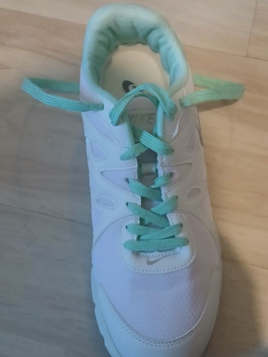 Маратонки NIKE Намаление