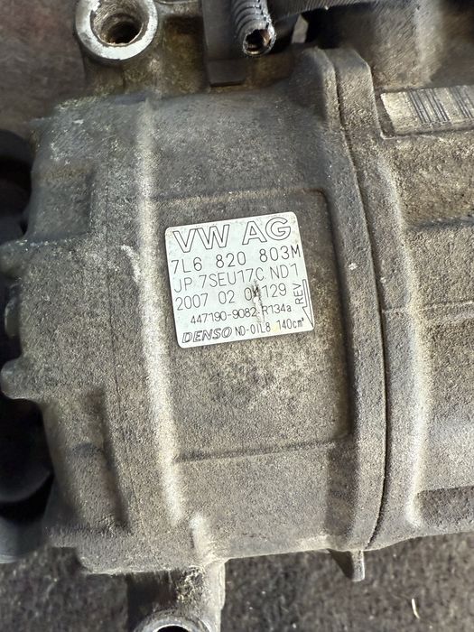 Компресор на климатика Audi Q7 4L оригинален 7L6820803 M