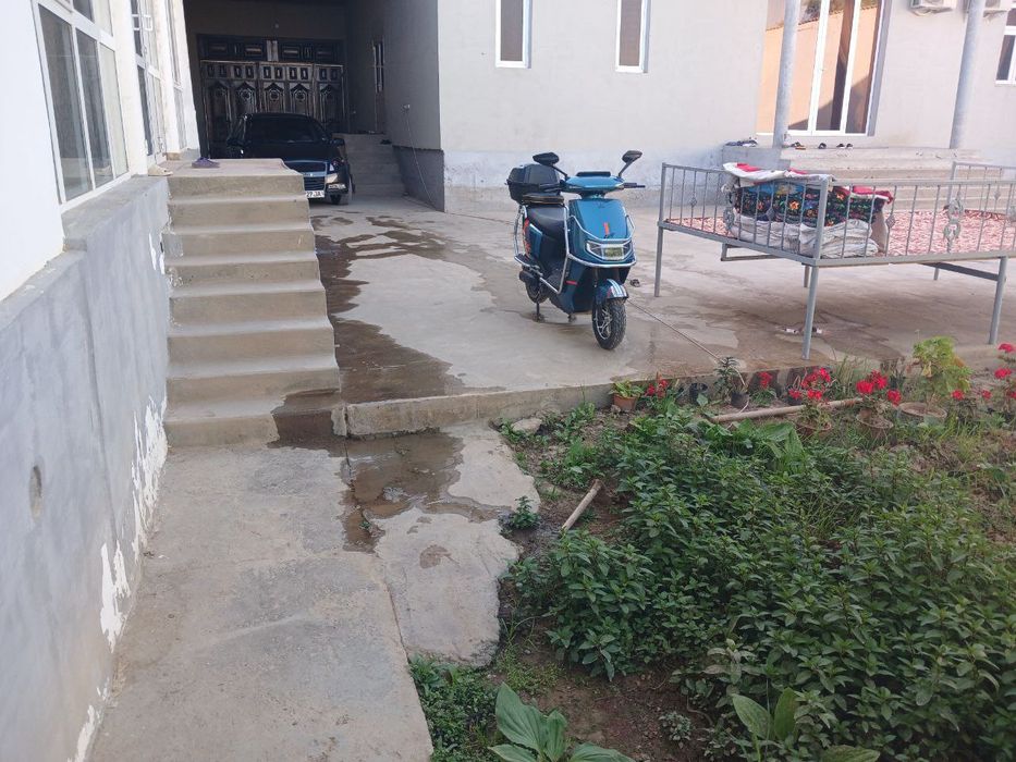 Katta uchaska  sotiladi hamma narsasi bilan