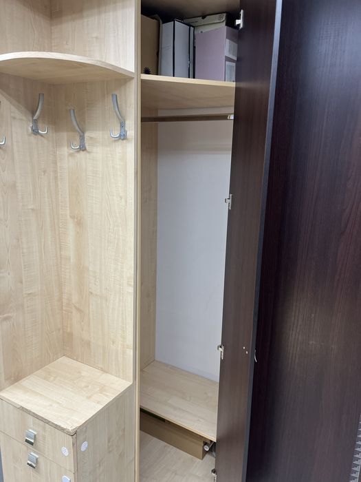 Шкаф в прихожую. Угловой