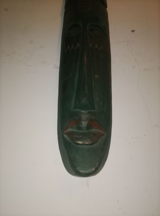 Totem / Panou Vertical din Lemn Sculptat Manual – Format Mare (150x18 cm)