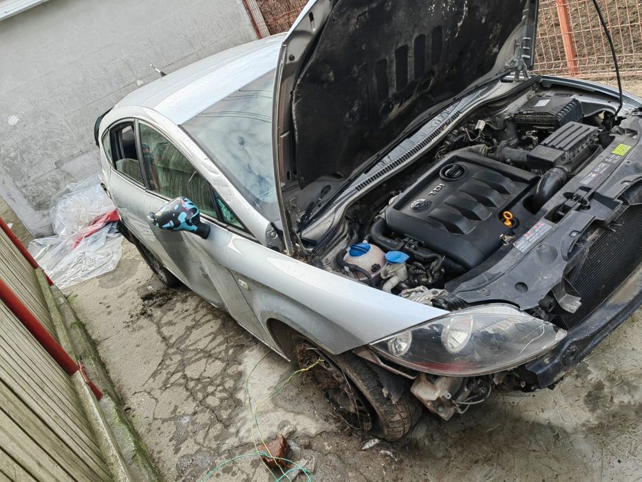 Vând piese seat leon
